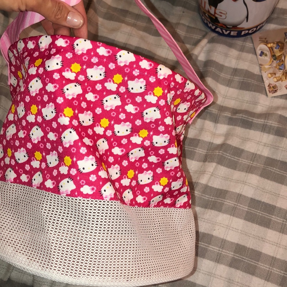 Hello kitty bag!! Like new